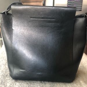 Everlane The Form Bag